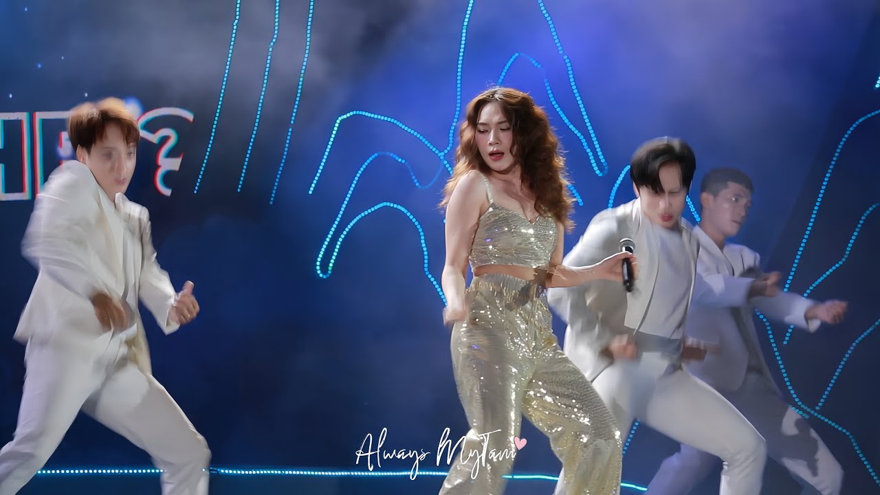WHO IS SHE (CÔ ẤY LÀ AI) - Mãn nhãn với vũ đạo cực đỉnh của MỸ TÂM tại quê nhà | Fancam HD 170724