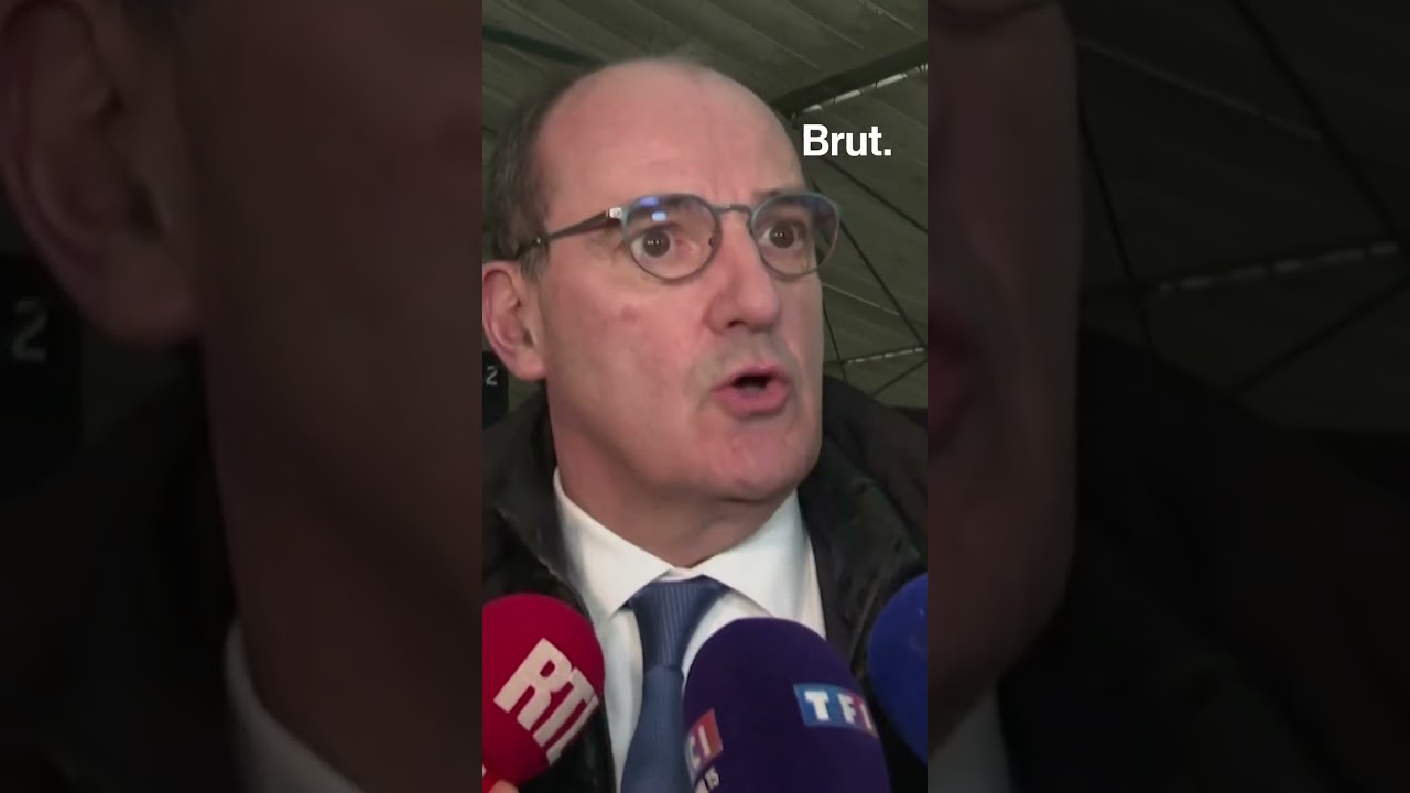 Jean Castex se défend d’exclure les jeunes voyageurs des trains SNCF.