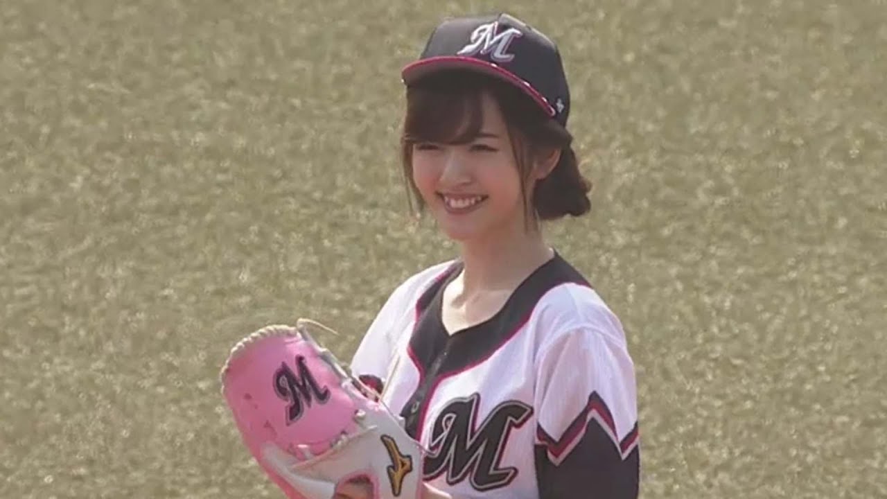 【かわいすぎて仕事にならない…】鈴木愛理さんが大きな愛でもてなされて登場!!!!