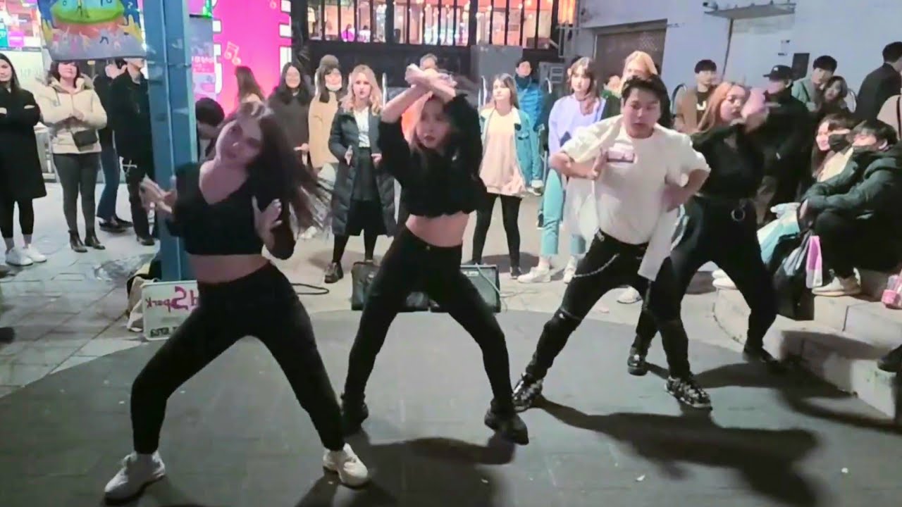 RED SPARK. DEESEE, OLINE, UHSN. CATCH. UNFORGETTABLE MESMERIZING BUSKING ON HONGDAE STREET.
