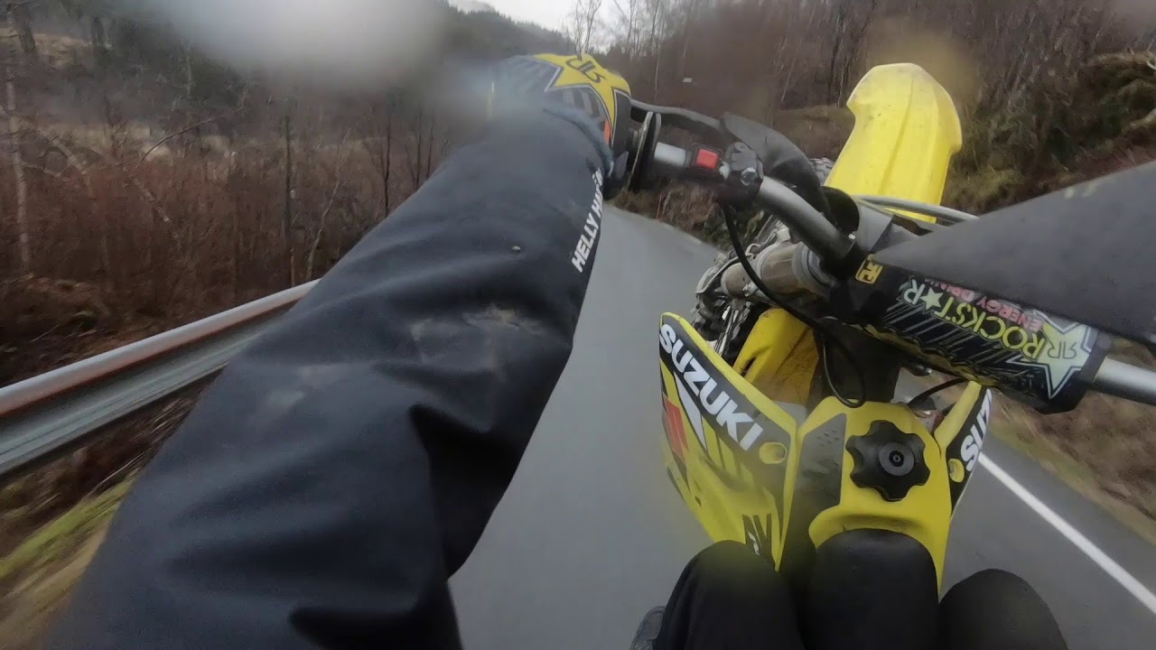 Suzuki Rm 125 wheelie practice
