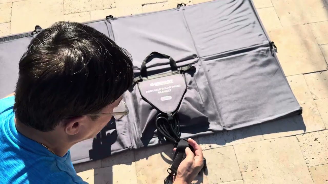 Unboxing of Renogy 400 Watt Solar Panel Blanket, N-Type Portable Foldable Solar Panels