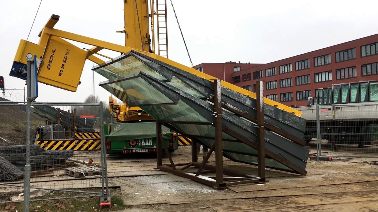 Bomecon - Hijsframe t.b.v. het plaatsen van geluidsschermen.