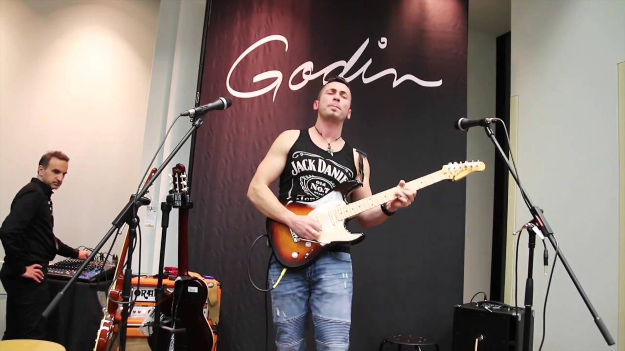 Godin Booth - Namm Show 2016 - CA - Mike Kerr Set