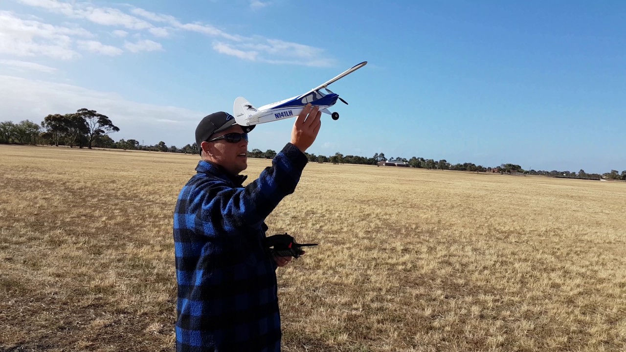 Unboxing and first flight of the Eflite Sport Cub S from Horizon Hobby