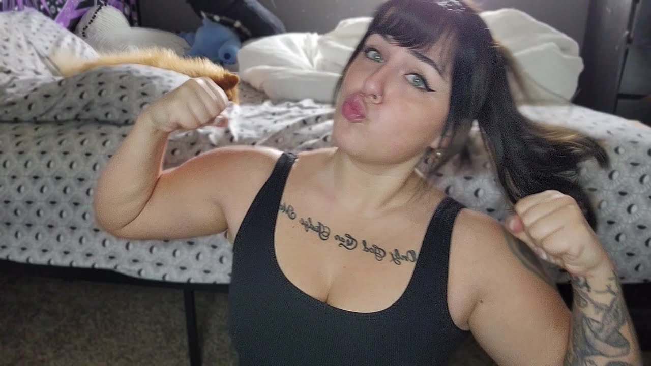 ASMR- Shirt & Skin Scratching + Random Objects!