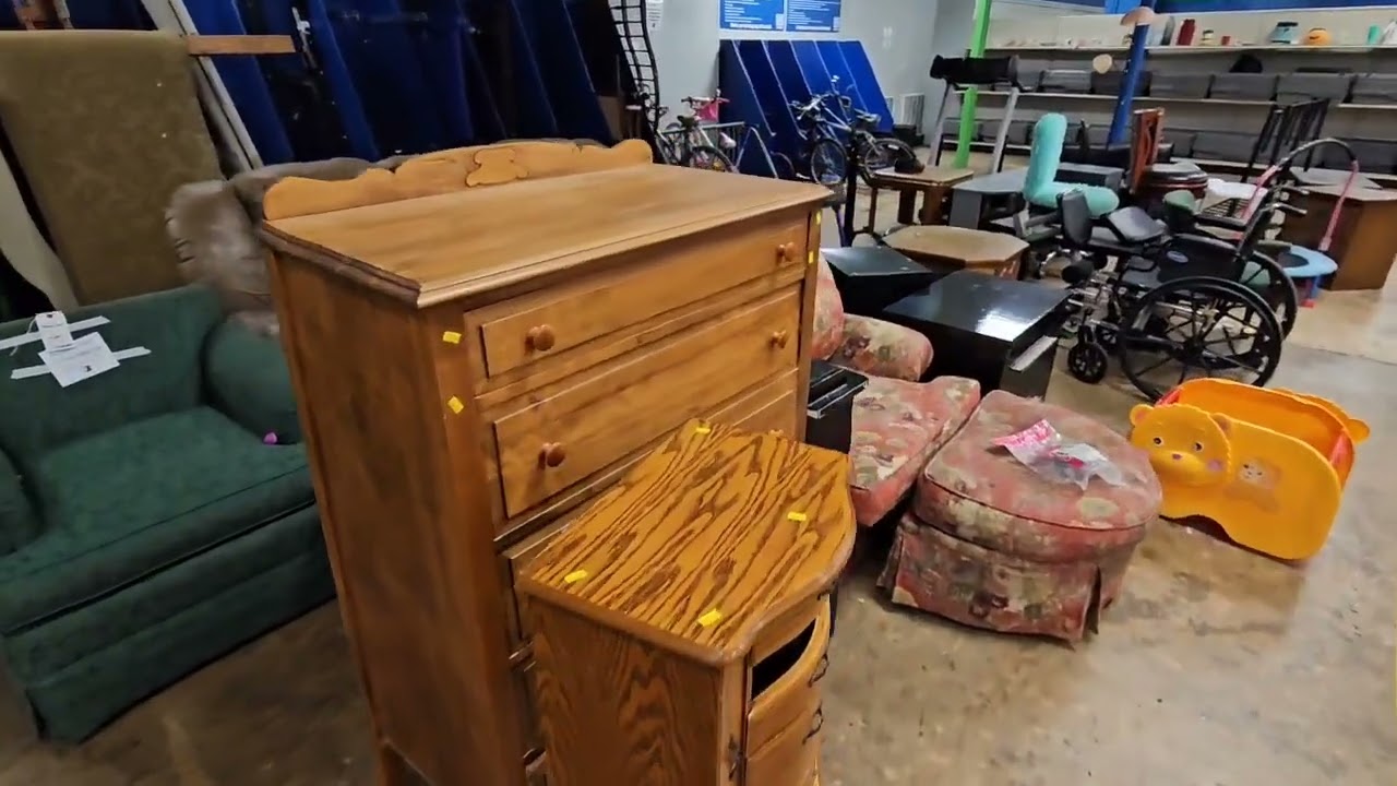 It was worth coming to the Goodwill bins just for this piece!