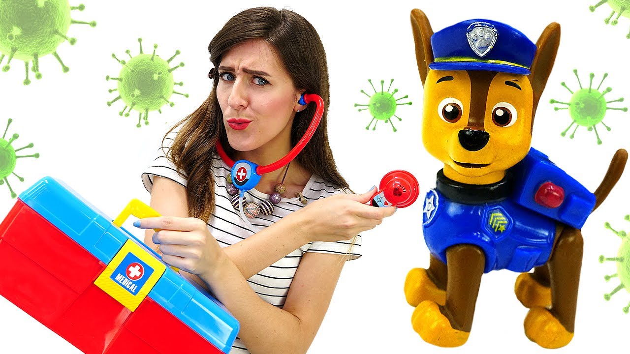 La revisión médica de los Paw Patrol con Ana de la Guardería Infantil. Videos de la Patrulla Canina