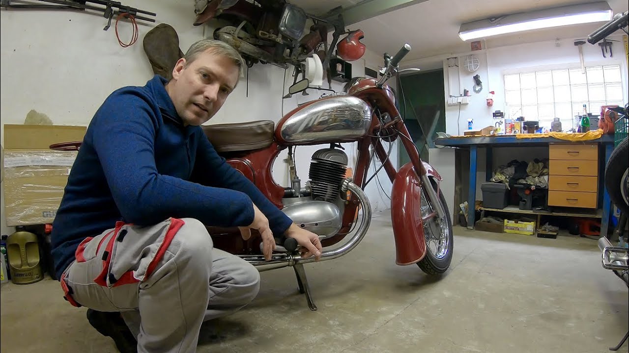 Jawa 250 - Výměna válce s pístem a první start po výbrusu. Start s upraveným a neupraveným válcem.