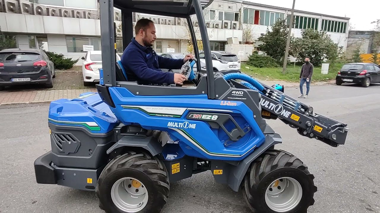 Türkiye'de ilk ! Elektrikli Mini Yükleyici Multione EZ8