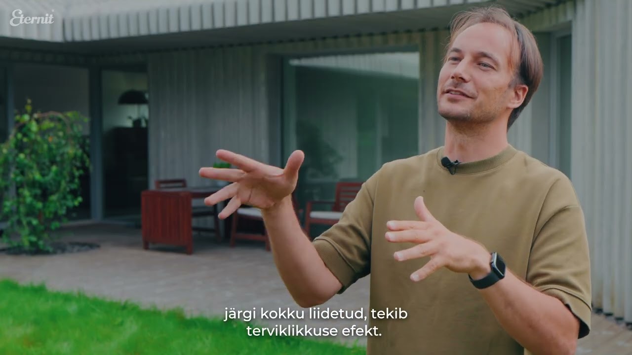 Moodne maja Kaunases: Eternit lainelised plaadid katusele ja fassaadile