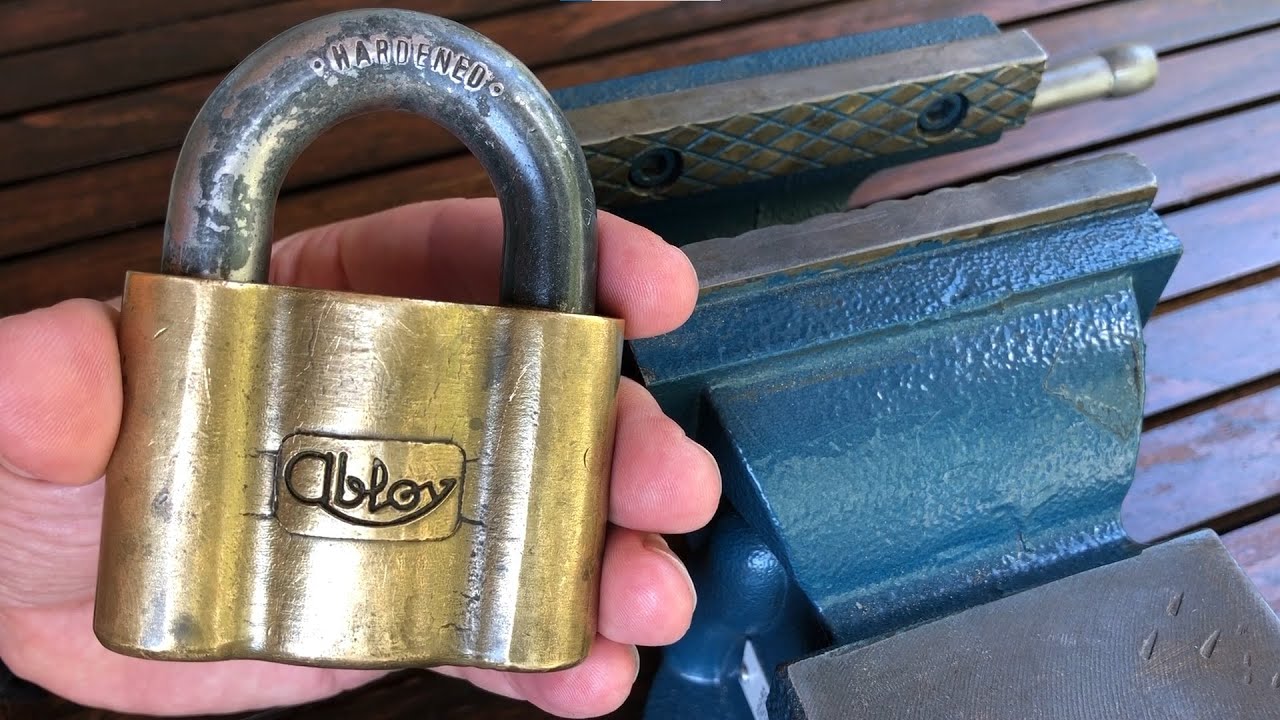 locksport: old Abloy locks 4/5: Abloy Classic padlock 217? picked