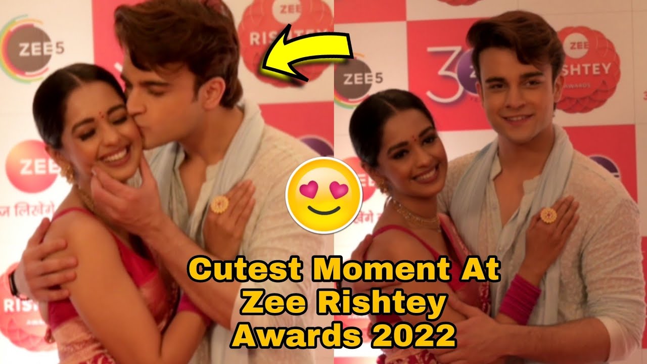 Kumkum Bhagya #SuperHit Jodi Krishna Kaul & Mugdha Chaphekar CUTTEST Moment At Zee Rishtey Awards