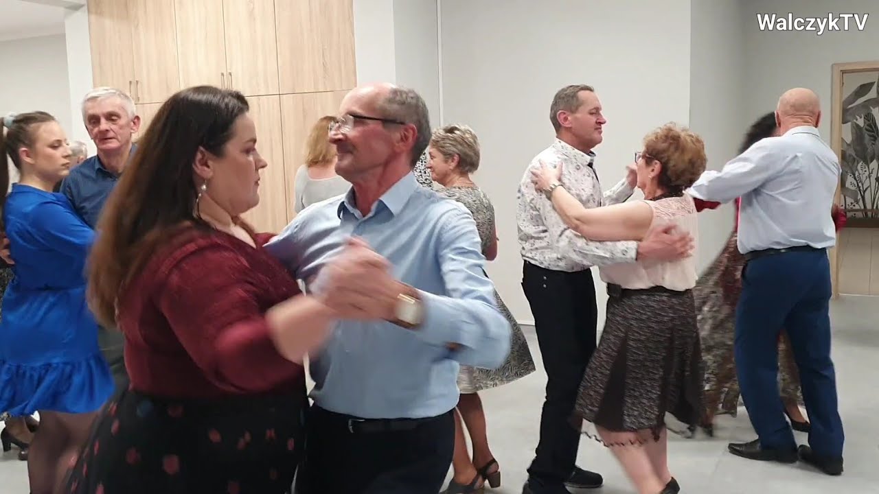 RELACJA NA ŻYWO z potańcówki ludowej w Przytyku 