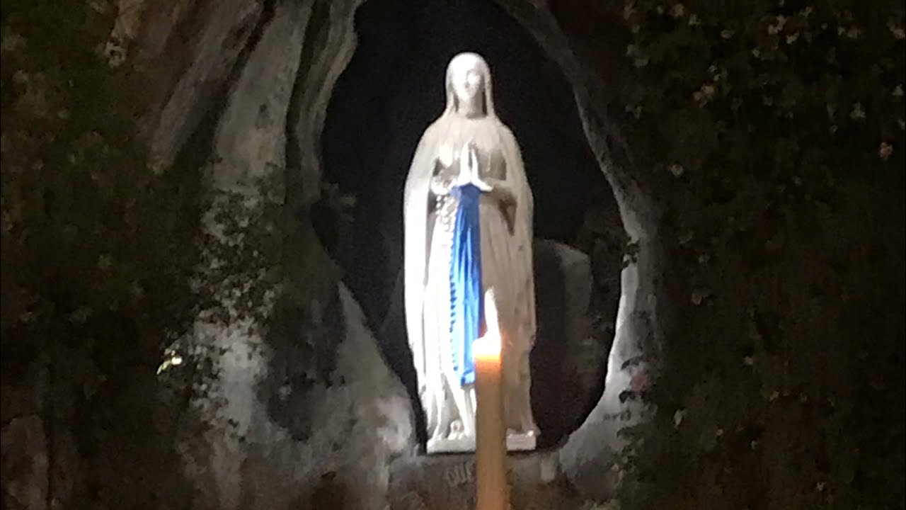 Walk Trough Lourdes | Going to the Upper Church in the Notre Dame de Lourdes | #travel #walkthrough