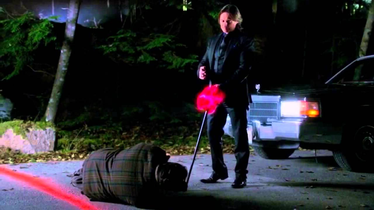 Once upon a time s02e11 Rumple puts sme over the town line
