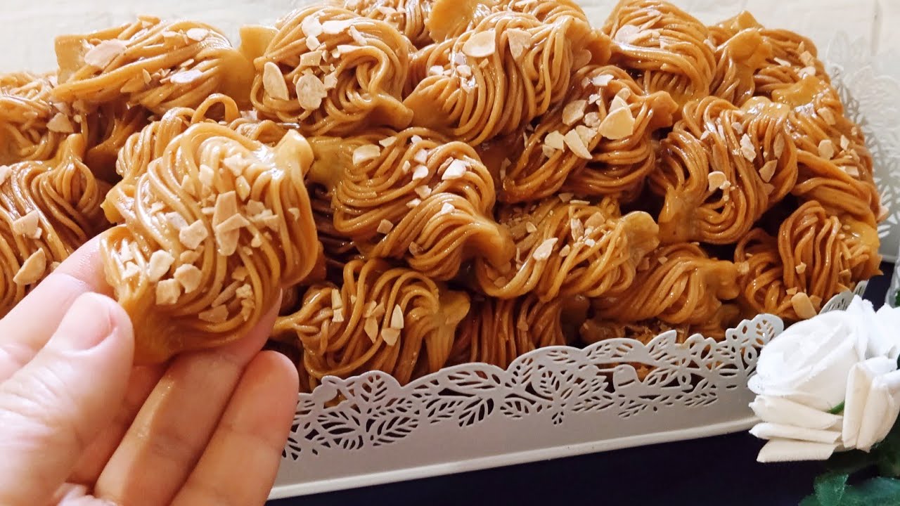 جديد رمضان 🌛  البشنيخة الاصلية بشكل جديد وبكونات بسيط توجد بالخف مقرمشة وهشيشة في نفس الوقت