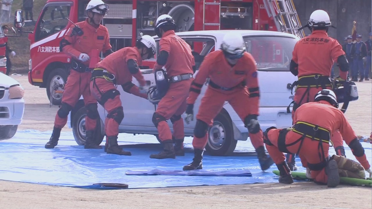 平成２９年八女市消防出初式　八女消防本部車両披露＆救助訓練