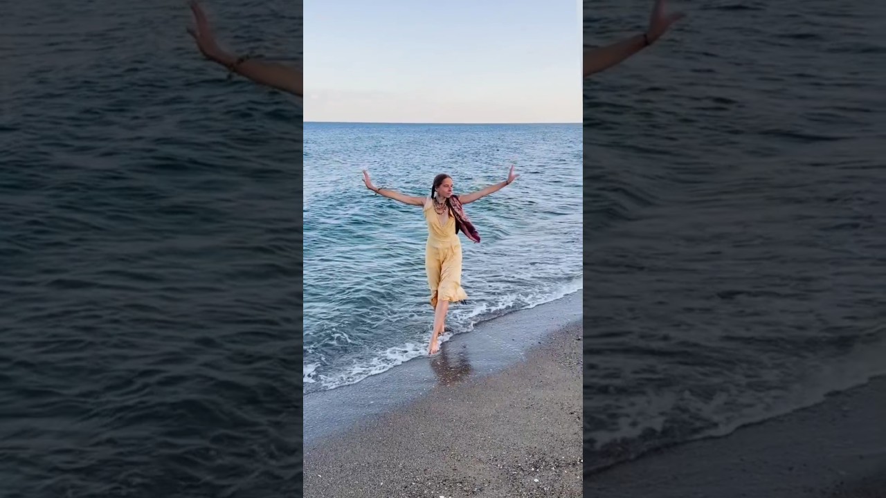 Dancing near the sea. #танці #dance #trunghoavudao #cotrang #muacotrang #aesthetic #sea