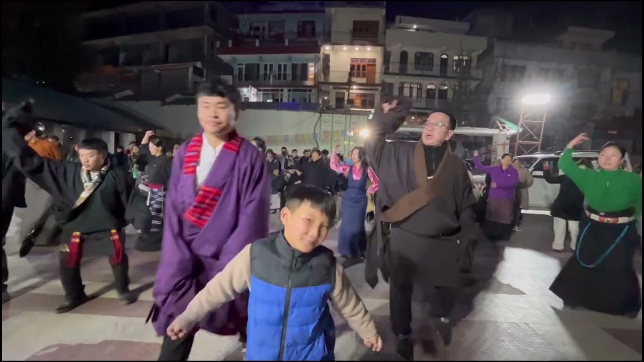 Tibetan circle dance Mcleodganj, Dharamsala || Lhakar - the white Wednesday || tibetanvlogger 