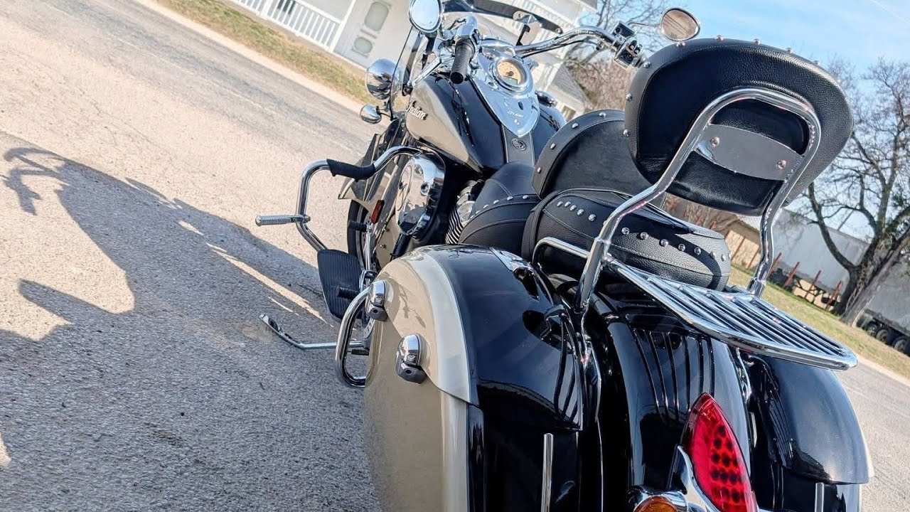 Riding my Indian Springfield Classic on a warm Texas day the exhaust sound is amazing 