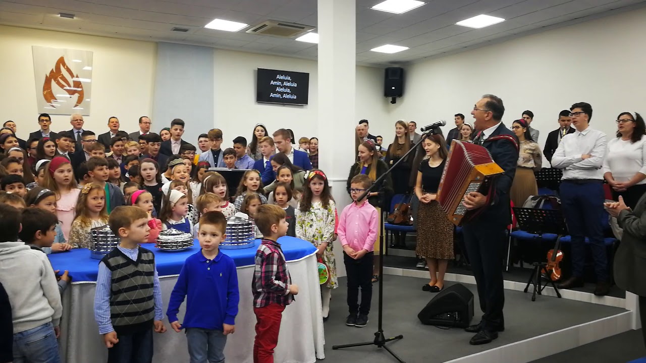 Sa c&acirc;nte tot poporul!........ Cornel Cuibuș și copiii Bisericii Muntele Sionului