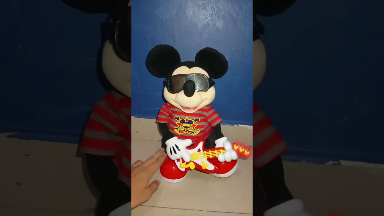 Mickey Estrella De Rock Spanish Latam (Rock Star Mickey)