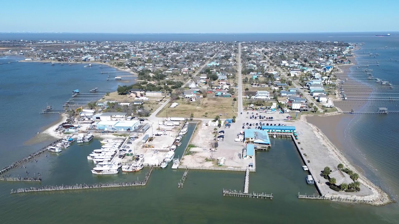 DJI Aerial tour of San Leon Texas. Pier 6 Eagle Pass Boat Ramp & Topwater Grill in Winter 🥶 ❄️ 