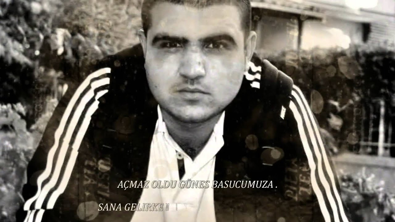 Ekın-Yelboğa-Vahat-Sarıldık-Hüzünle-2015.mp3