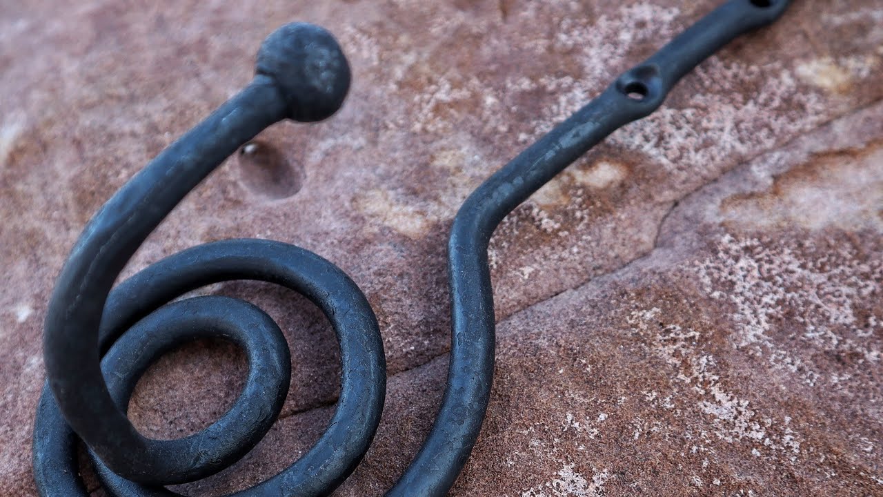 Second version of the Spiral hook with Ball finial - Hook of the week 36