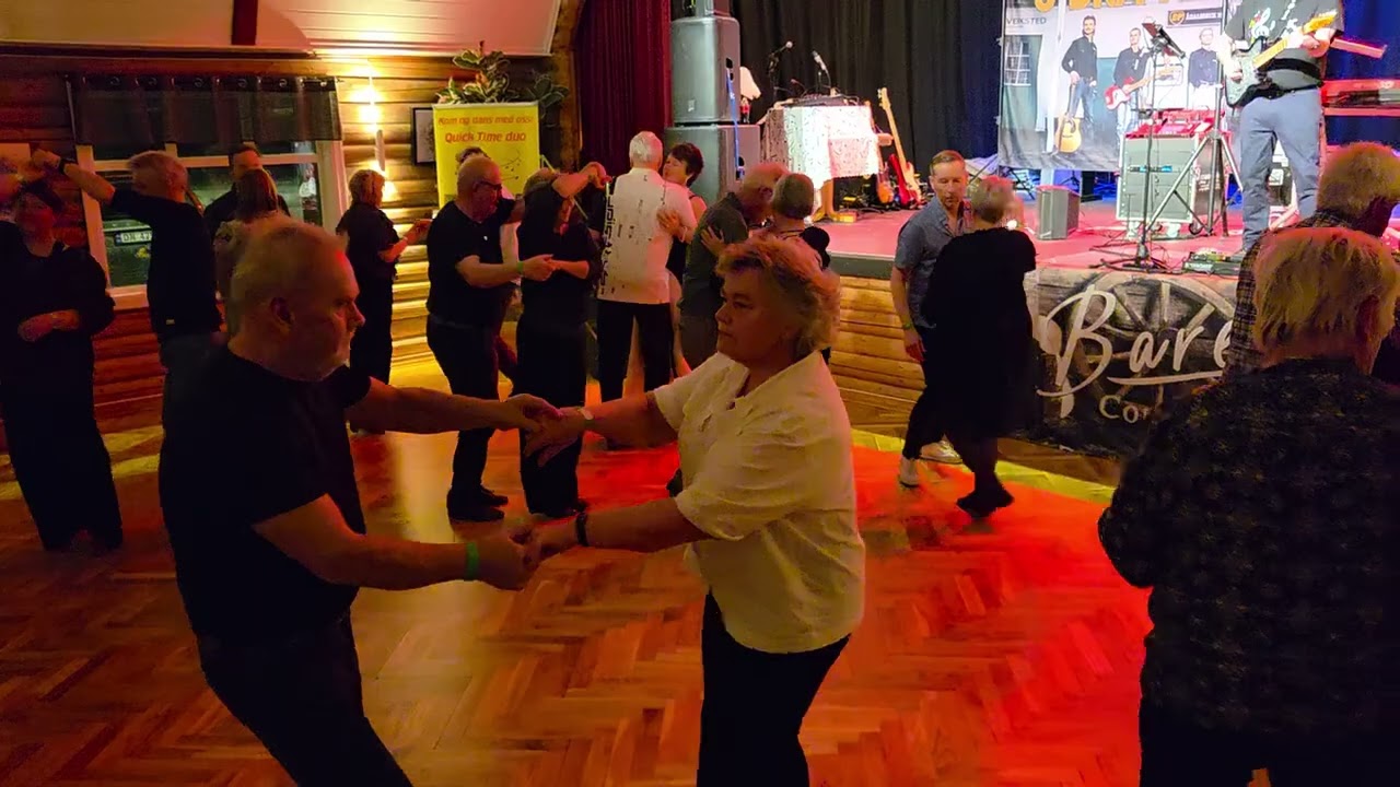 Kjære sjømann med Bare1 på Dansegalla Vallset samfunnshus Dansnytt Inger Lise Johansen