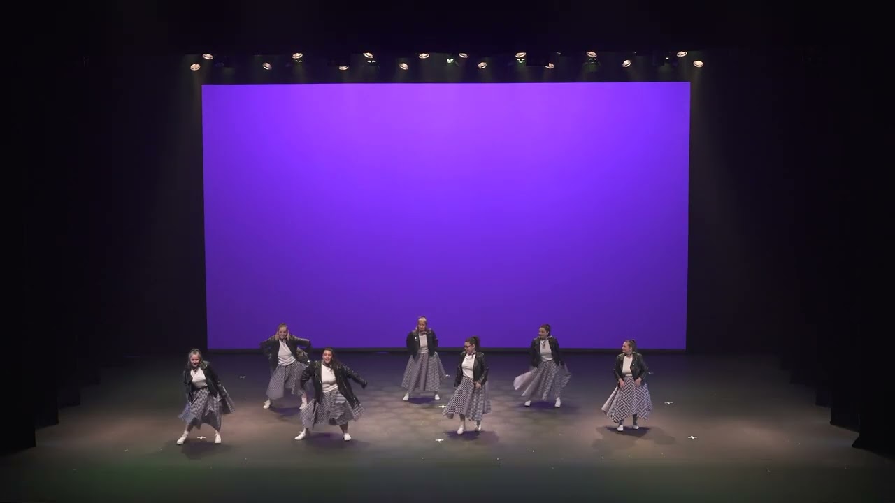 BACHATA ESTILO CHICAS-Festival de Navidad 2025