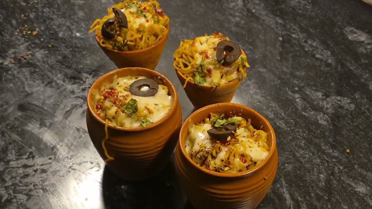 Kullad cheesy Maggi 