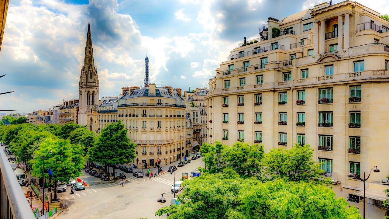 A Walk Down Avenue George V, Paris