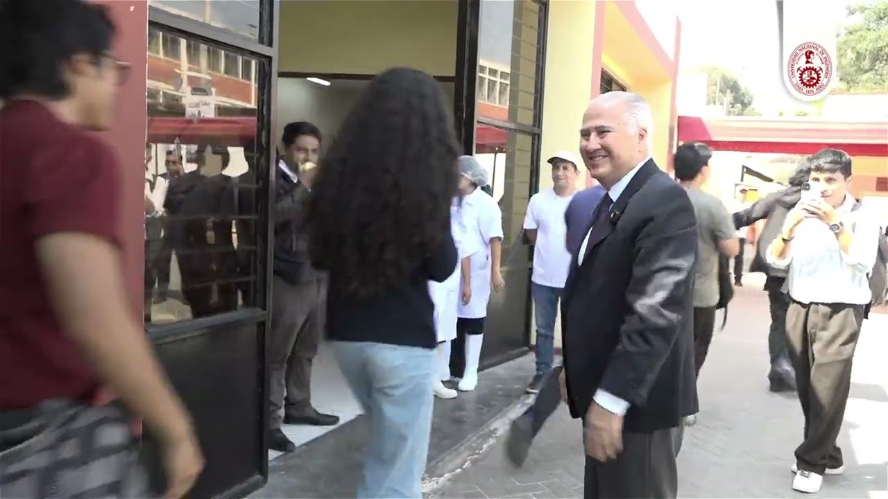 Rector de la UNI, Alfonso López Chau, se despide de los alumnos