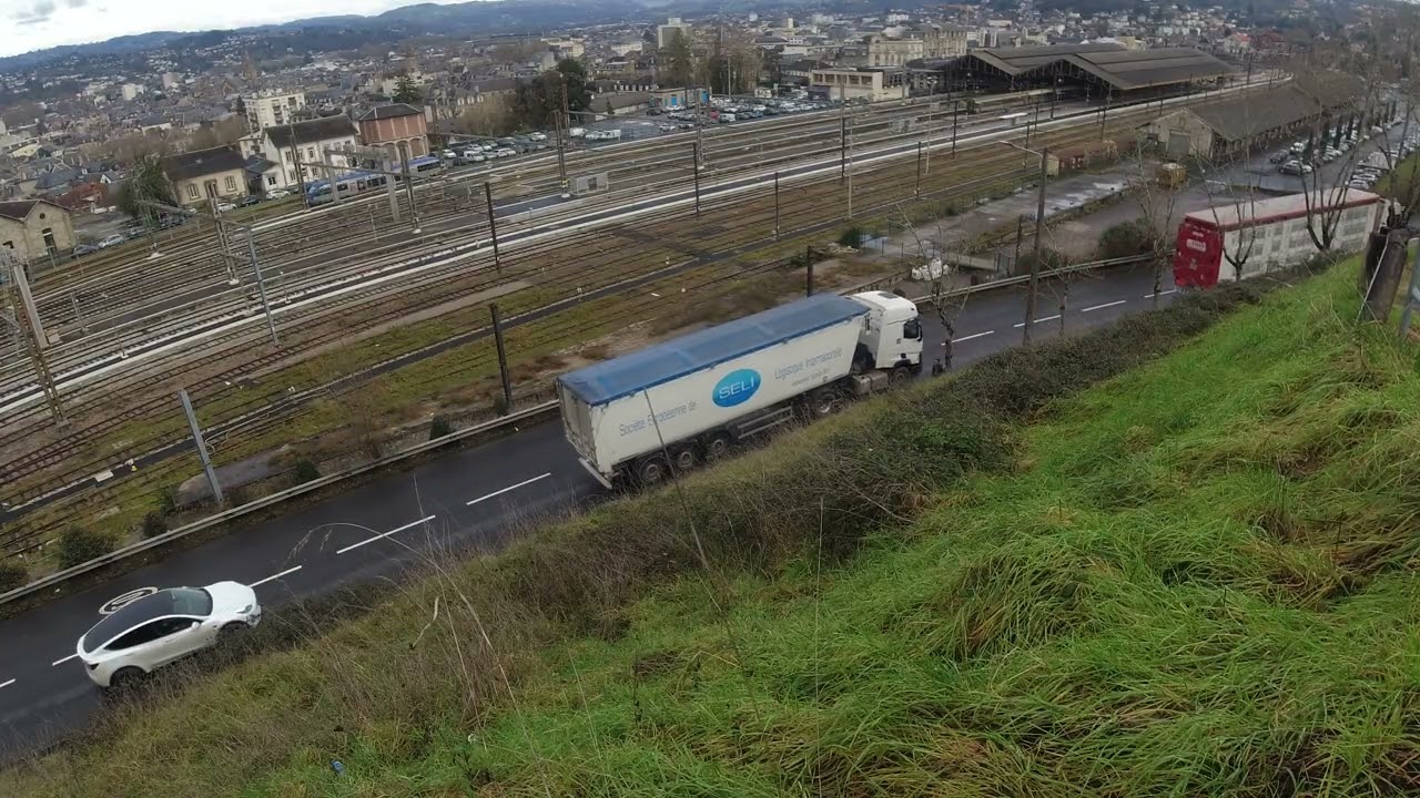 Du Camion .  Du Camion et encore du Camion