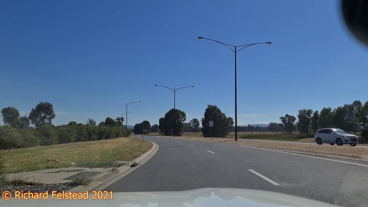 Drive from Albury NSW to Corowa NSW via Victoria 9th March 2021.