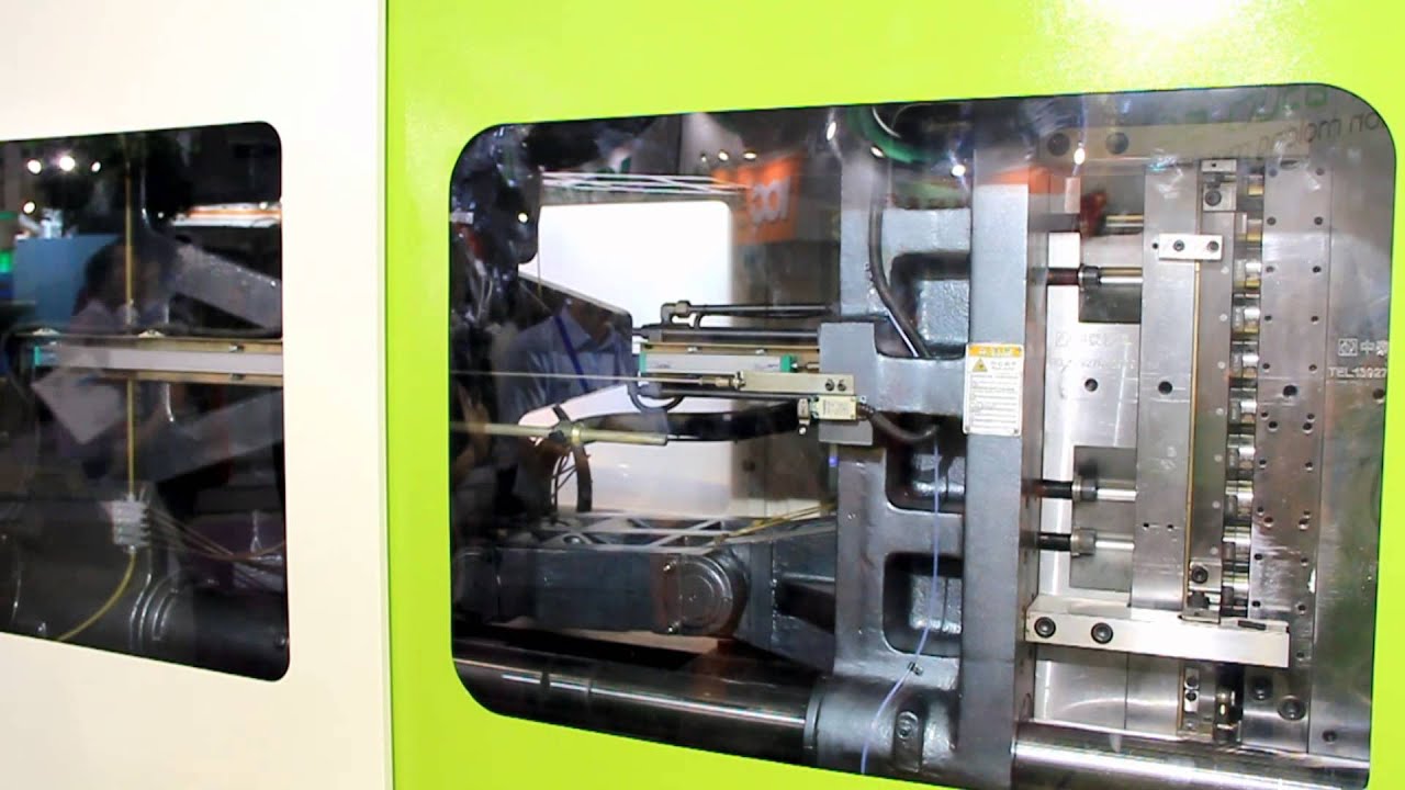 powerjet high speed pet preform injection molding machine is working