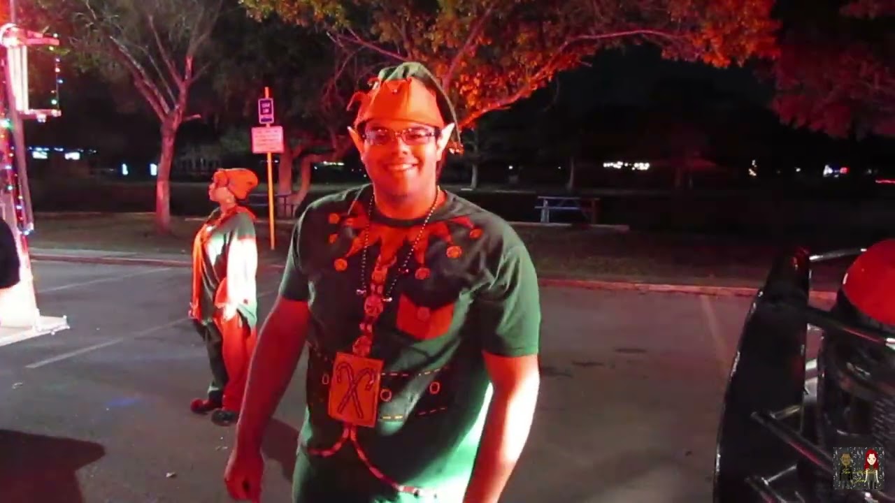 Рождественский парад в городе Кирби.