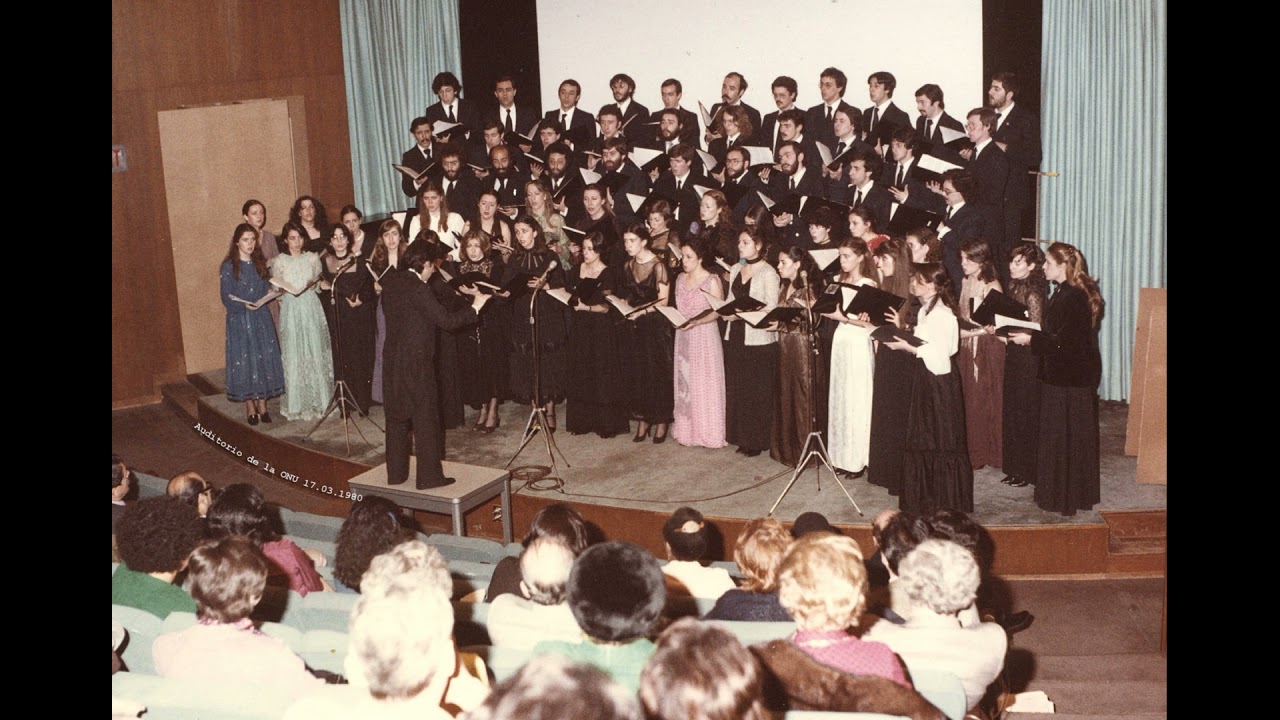 Coro Universitario de Oviedo Magníficat IV Tono Fray M  Espona Soprano Luisa F  García