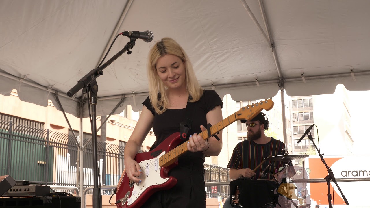 Men I Trust - Lauren [4K 60FPS] (live @ NYU Strawberry Fest 5/4/18)