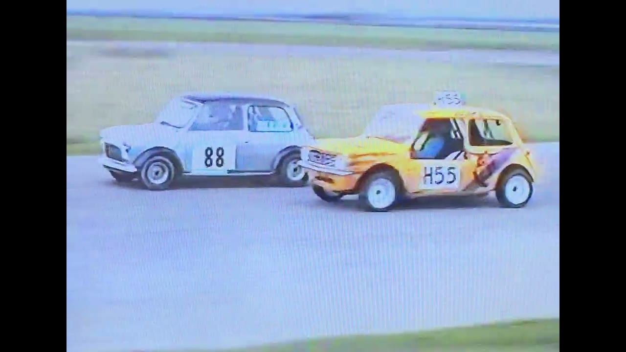 Llandow 1990 Mixed Race of Class 5s and Circuit Cars