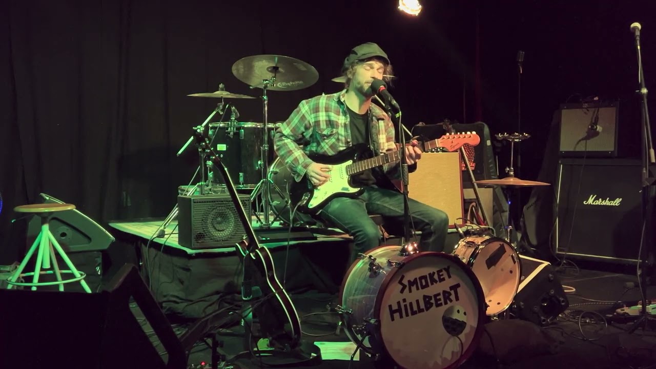 Smokey Hillbert - One man blues & boogie band: Holes in your pockets