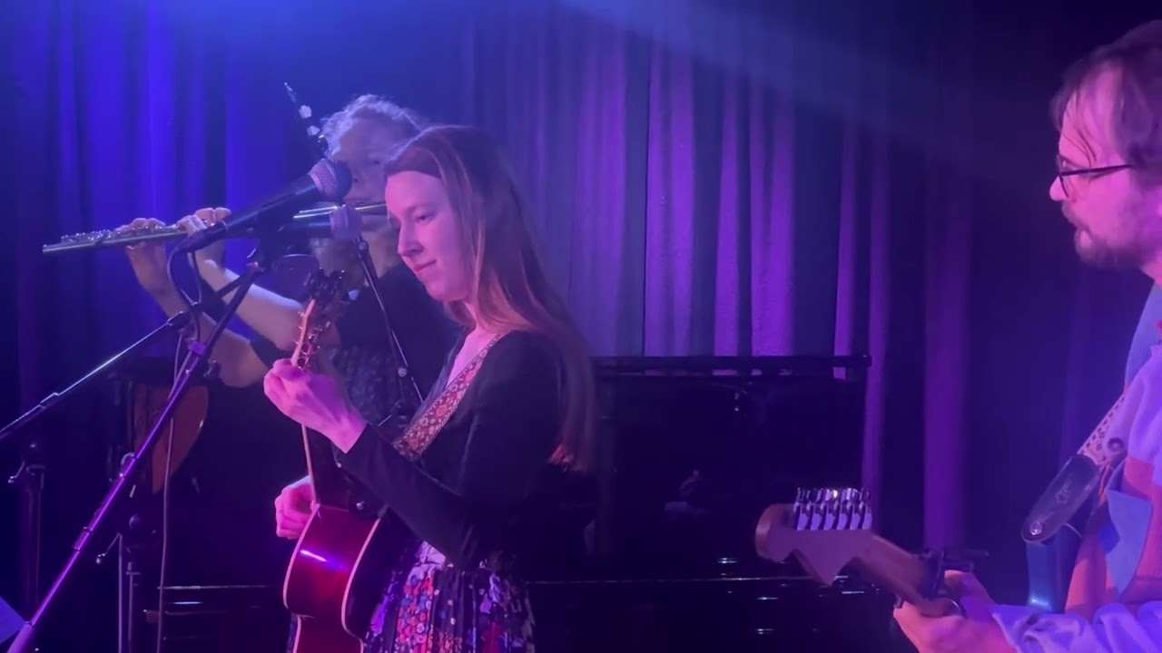 Phoebe, Felix and Vroni, Traces, Live in Augsburg, 13th February 2026. 