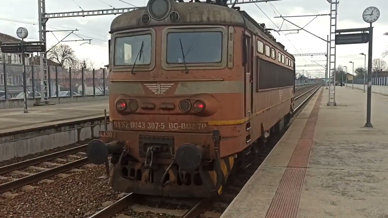 Товарни машини през ЖП гара Първомай - март 2023