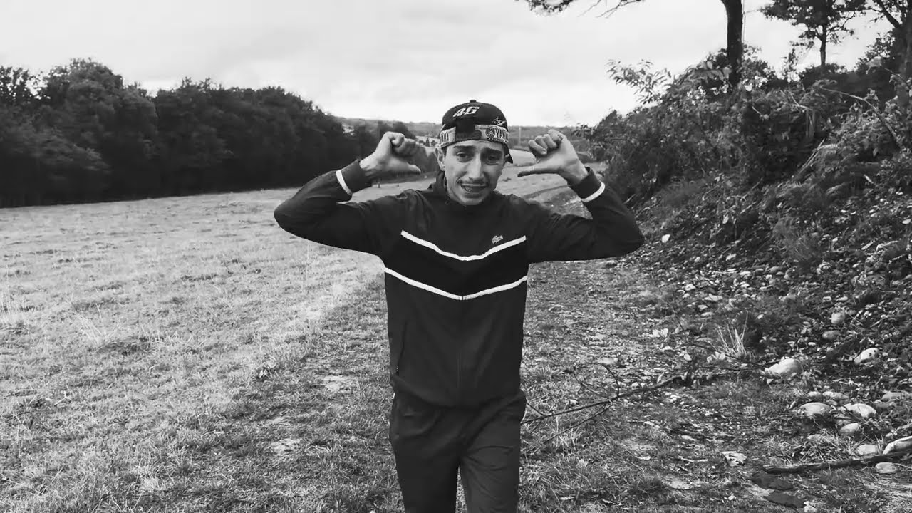 Val OTF- Freestyle j'me présente.