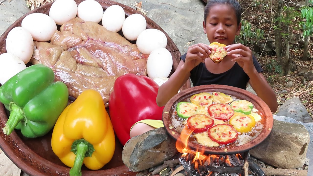 Cooking Duck Egg and Fish Egg in Peppers Taste delicious for Lunch - Survival skills Anywhere Ep 93