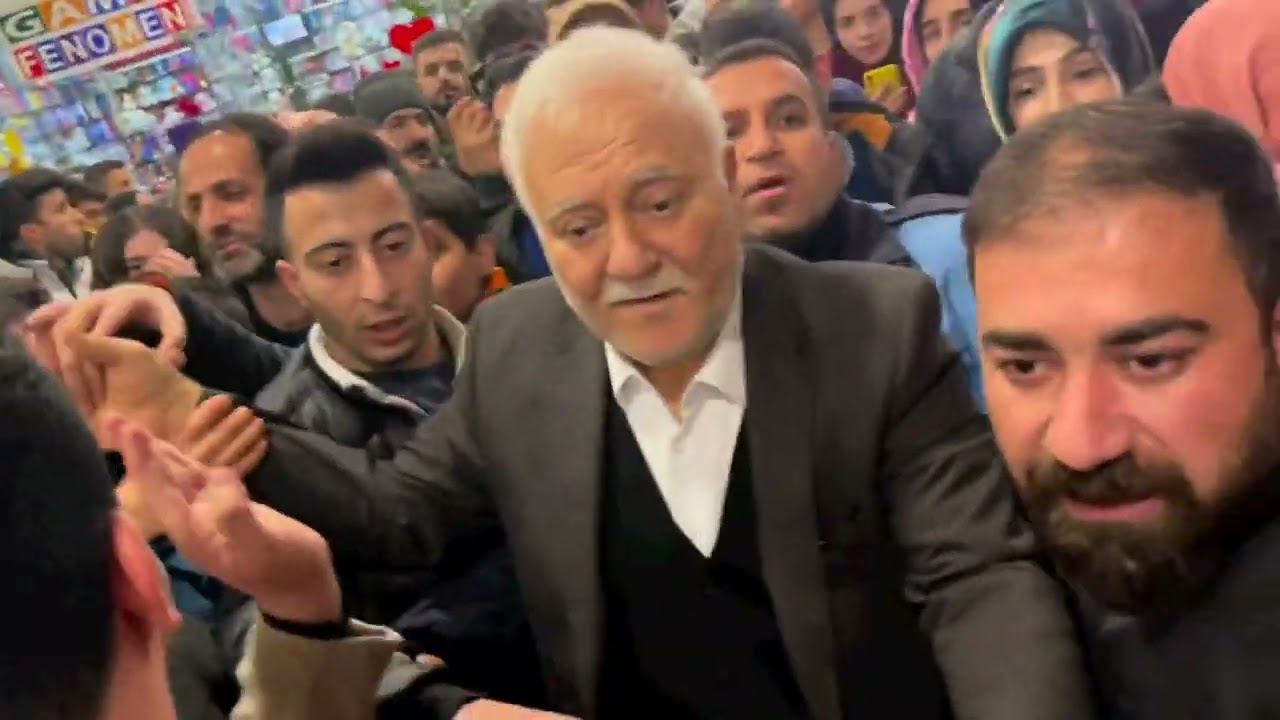 Nihat hatipoğlu tatvan kitap fuarı a&ccedil;ılışında izdiham