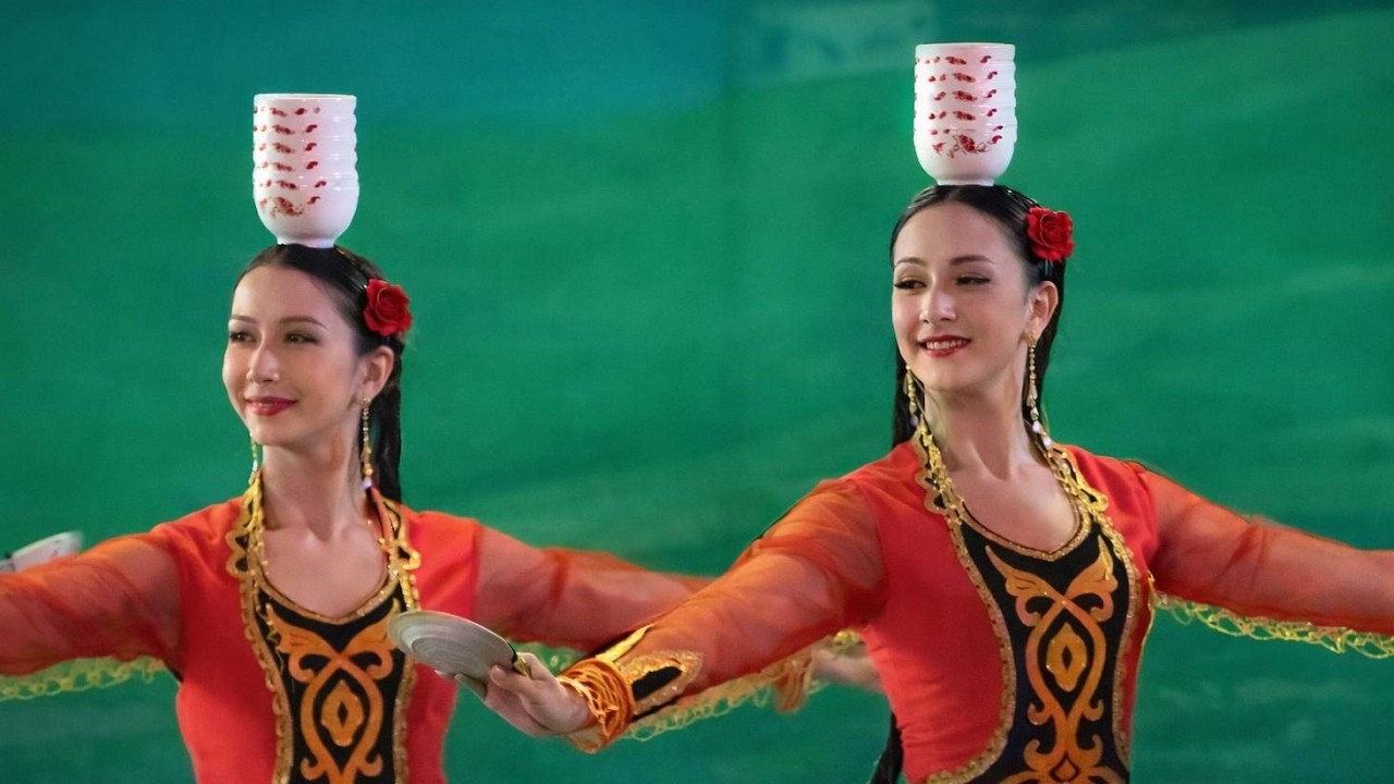 Uyghur Bowl Dance - Chine Ussuli