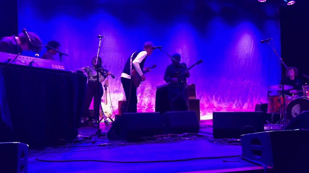 Jeff Tweedy performs Cortez The Killer Neil Young cover at Brooklyn Steel on October 22, 2025.